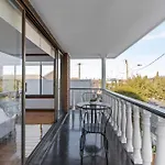 Charming Retreat In Footscray