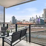 Rooftop Pool 2Br Apartment At Marvel Stadium With Free Parking