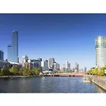 2-Bedroom Apartment On The Prestigious End Of Collins St