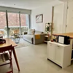 Cosy Beach Apartment With Free Secure Car Park