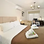 6B - Executive Rooms In Large Property In Brunswick