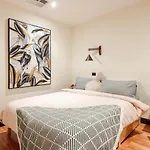 Riverside Apartment Melbourne Cbd