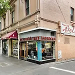 2Br Cbd Sunlit Residence - Bourke Street Shops