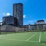 Sky-High South Yarra Luxury 2 Bed Sleeping Up To 4
