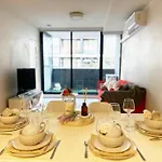 Fc104 -1 Bath 2 Bedroom Modern Oasis With, Pool & Gym