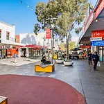 Home Away From Home In Footscray