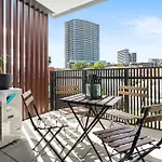 Complete Host Park View St Kilda