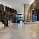 Graceful 2 Bed 2 Bath Apt Near Cbd Tf704A24