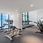 Gorgeous City Views 70Th Floor 3Br Apartment With Pool And Gym