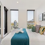 Mega Style Apartments Kings Domain