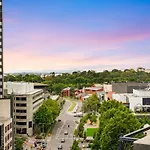 Delightful Southbank Apartment - Sleeps 5