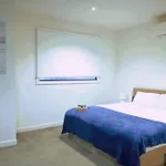 Melbourne Airport Area 3Bedroom House Strathmore Heights