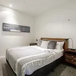 Charming 2-Bedroom, Apartment In Inner Melbourne