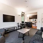 Chic 1-Bed In East Melbourne With Gym & Pool
