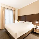Chic 1-Bed In East Melbourne With Gym & Pool