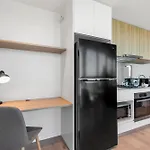 Stylish 1-Bed With Pool Gym & Stunning Views