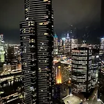Aus108 - 1B1B With Breathtaking City Views