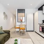 Central & Stylish In St Kilda W Ac, Wifi & Balcony