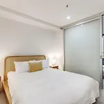 Bourke St Beckons - A Cosy Inner-City Locale