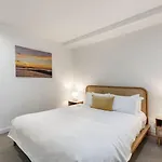 Bourke St Beckons - A Cosy Inner-City Locale