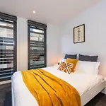 Elwood Stylish Apartment In Botanical Location Near Beach