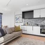 Brand New Apt Best Cbd Area Lvl 59 W Views!