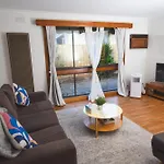 Stay Next To Train Station! Melbourne Cbd 12 Km!