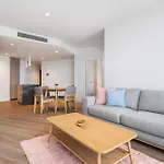 Breathtaking City And Bay Views Apt Best Location