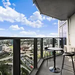 Charming 2Br Apt With Parkland And Mountain Views