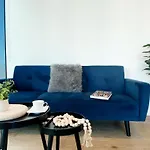 Melbourne Luxury Apartment Steps Away From Crown