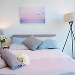 Cbd Central 3-Bedroom 2 Baths 5 Beds Pool Sauna Gym Carpark City Sky View