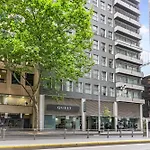 Spectacular William St Apartment - Sleeps 12