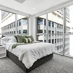 Spectacular William St Apartment - Sleeps 12