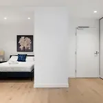Modern And Stylish Apt In Best Location W Pool And Gym