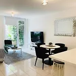 D101 Charming Apartment- Free Parking