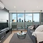 One Bedroom Apartment I Parking I River View I Walk To Crown