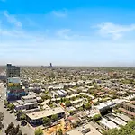 Stylish City-View 1Br Apt In St Kilda