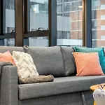 Wow Apartment On Clarendon