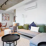 Modern 2-Bedroom City Gem With Sea Views