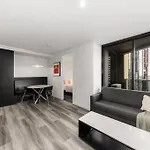 City View 2 Bedroom Apartment In The Heart Of Melbourne