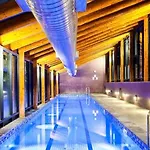 Melbourne Luxury - Pool, Gym, Views & Free Parking