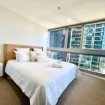 Central City Escape - Skyline Views, Pool & Parking