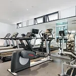 Southbank Central 2-Bed - Pool, Gym & City Views