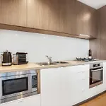 Southbank Central 2-Bed - Pool, Gym & City Views