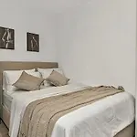 Luxury Apartment In Melbourne