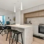 Luxury Apartment In Melbourne