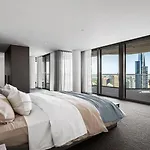 Luxury Living In Melbourne-S Premier Collins Arch