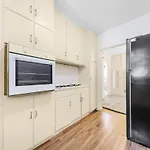 3 Bedroom 60S Retro By Alma Park