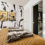 Vaquay The Gilded Nook In Melbourne Cbd