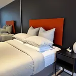 Brunswick Apartment With Car Park